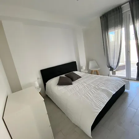 Seal Domo - Con Patio E Parcheggio Privato A Cagliari