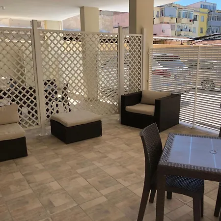 Seal Domo - Con Patio E Parcheggio Privato A Apartman Cagliari